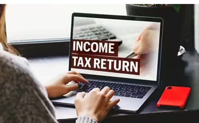 Income Tax Department extends ITR filing deadline by one day due to portal glitches